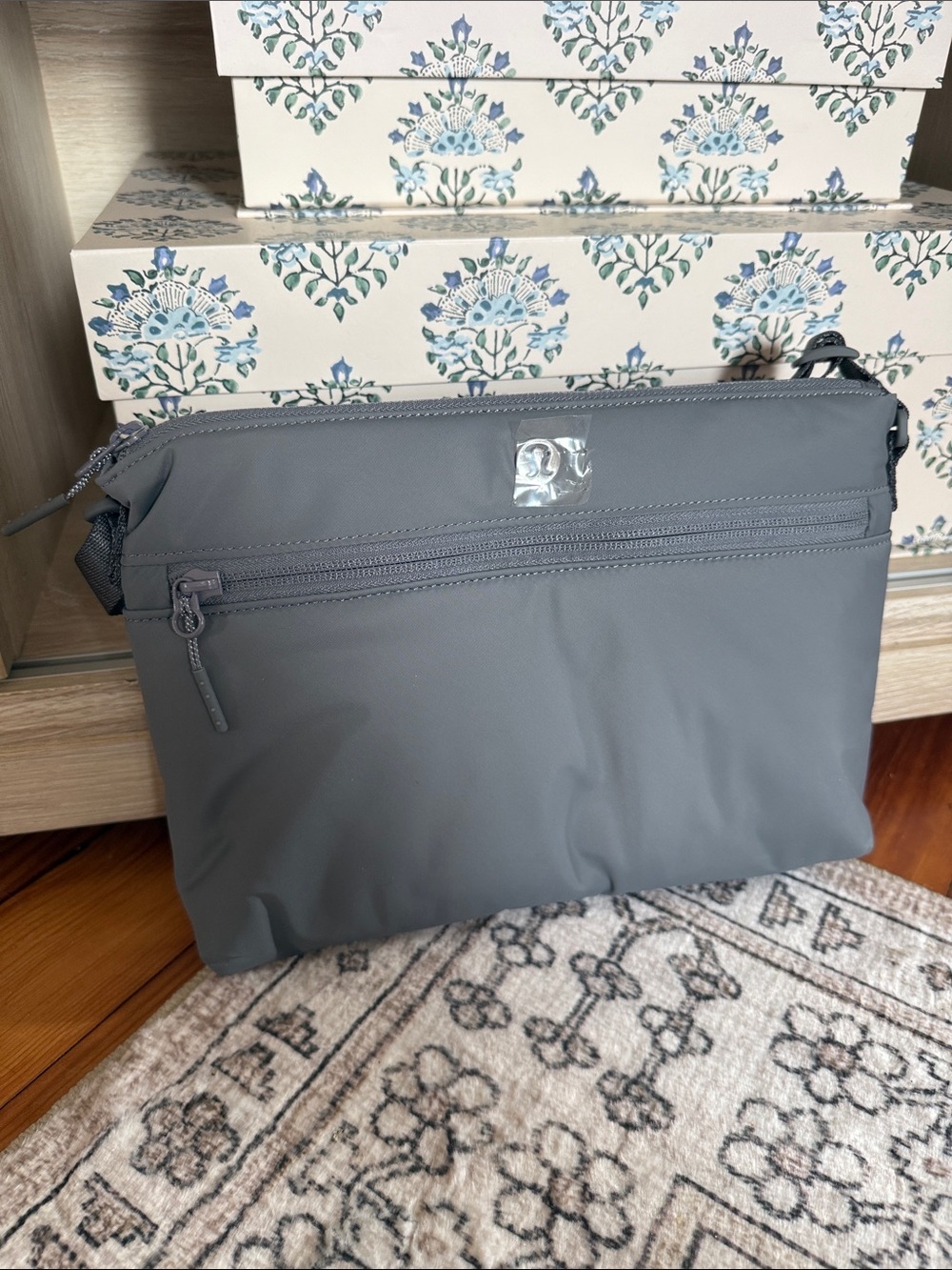NWOT lululemon New Parent Backpack 17L Asphalt Grey/Silver + Changing Mat - Picture 5 of 6